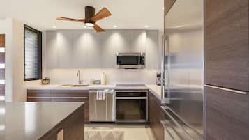 Apartment, 1 King Bed, Balcony, Ocean View (Wailea Elua Village 204) | Private kitchen