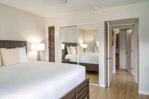 Condo, 1 cama King size y sofá cama, balcón, vista al océano (Wailea Elua Village 1201) | 1 habitación, decoración personalizada y muebles diferentes 