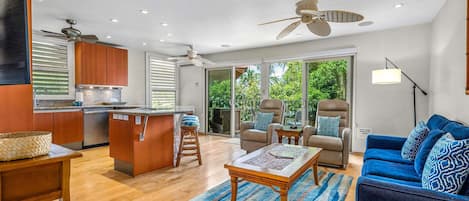 Condo, Multiple Beds, Balcony, Ocean View (Hale Hui Kai 208) | Living area