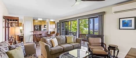 Lejlighed - flere senge - balkon - havudsigt (Wailea Ekolu 403) | Opholdsområde