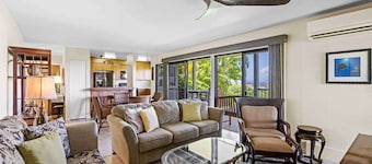 Experience Stunning Ocean Views at Wailea Ekolu 403, Spacious, Wi-fi, Split-ac!