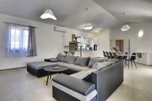 TV, ping pong - Villa Lu (74206-K1) - Vodnjan (Vodnjan)