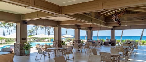 تناول الطعام بالخارج