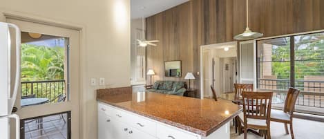 Condo, 1 King Bed with Sofa bed, Balcony, Ocean View (Wailea Ekahi 20J) | Interior