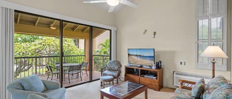 Condo, 1 cama King size y sofá cama, balcón, vista al océano (Wailea Ekahi 20J) | Área de sala de estar