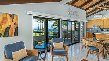 Condo, 1 très grand lit et 1 canapé-lit, balcon, vue sur l’océan (Wailea Ekolu 1204) | Aire de séjour