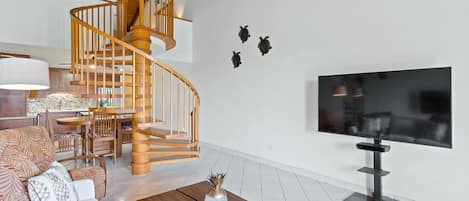 Apartment, Mehrere Betten, Terrasse, Meerblick (Kamaole Sands 4-412) | Wohnbereich