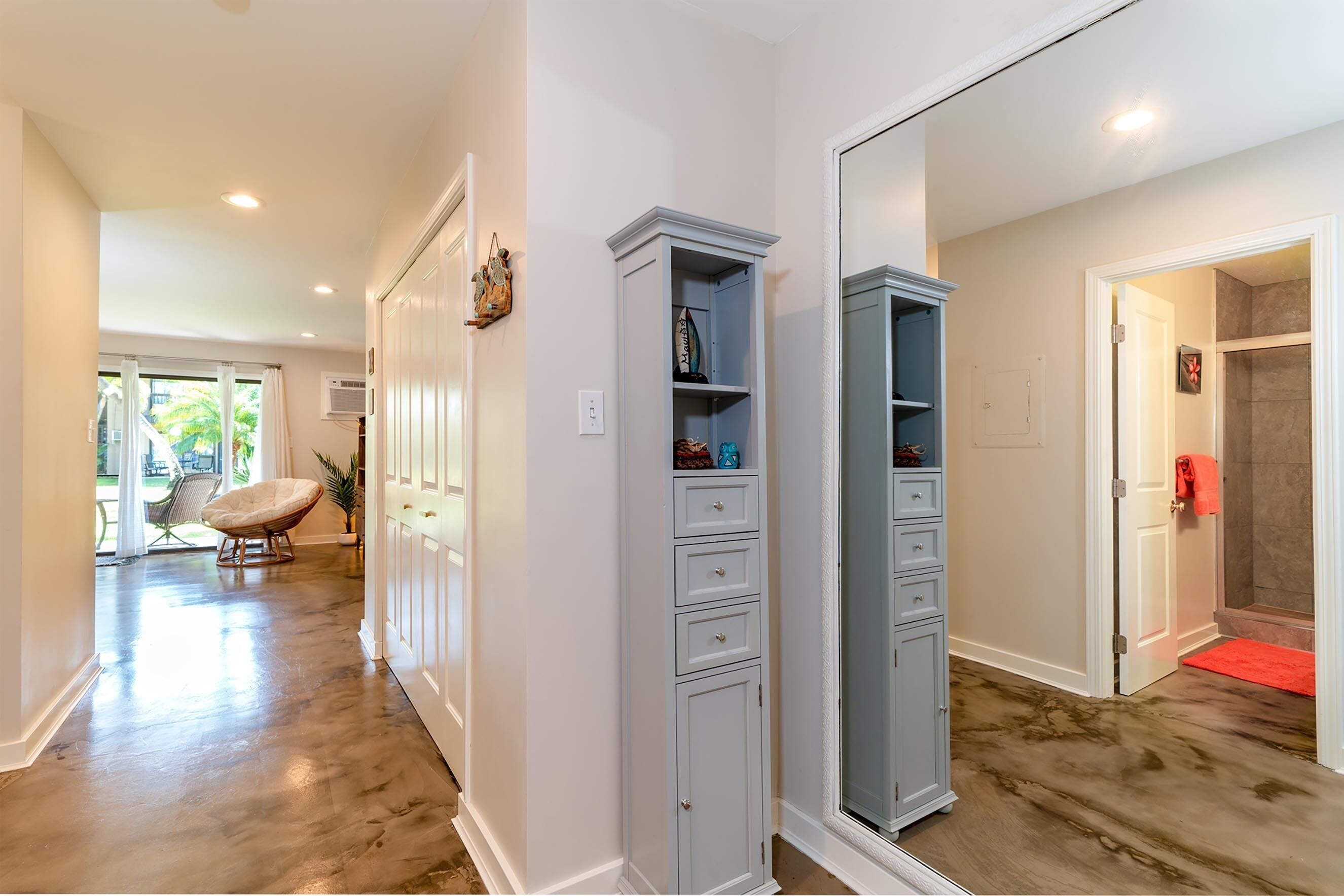 Condo, 1 Queen Bed with Sofa bed, Balcony, Garden View (Kihei Garden Estates B-103) | Interior