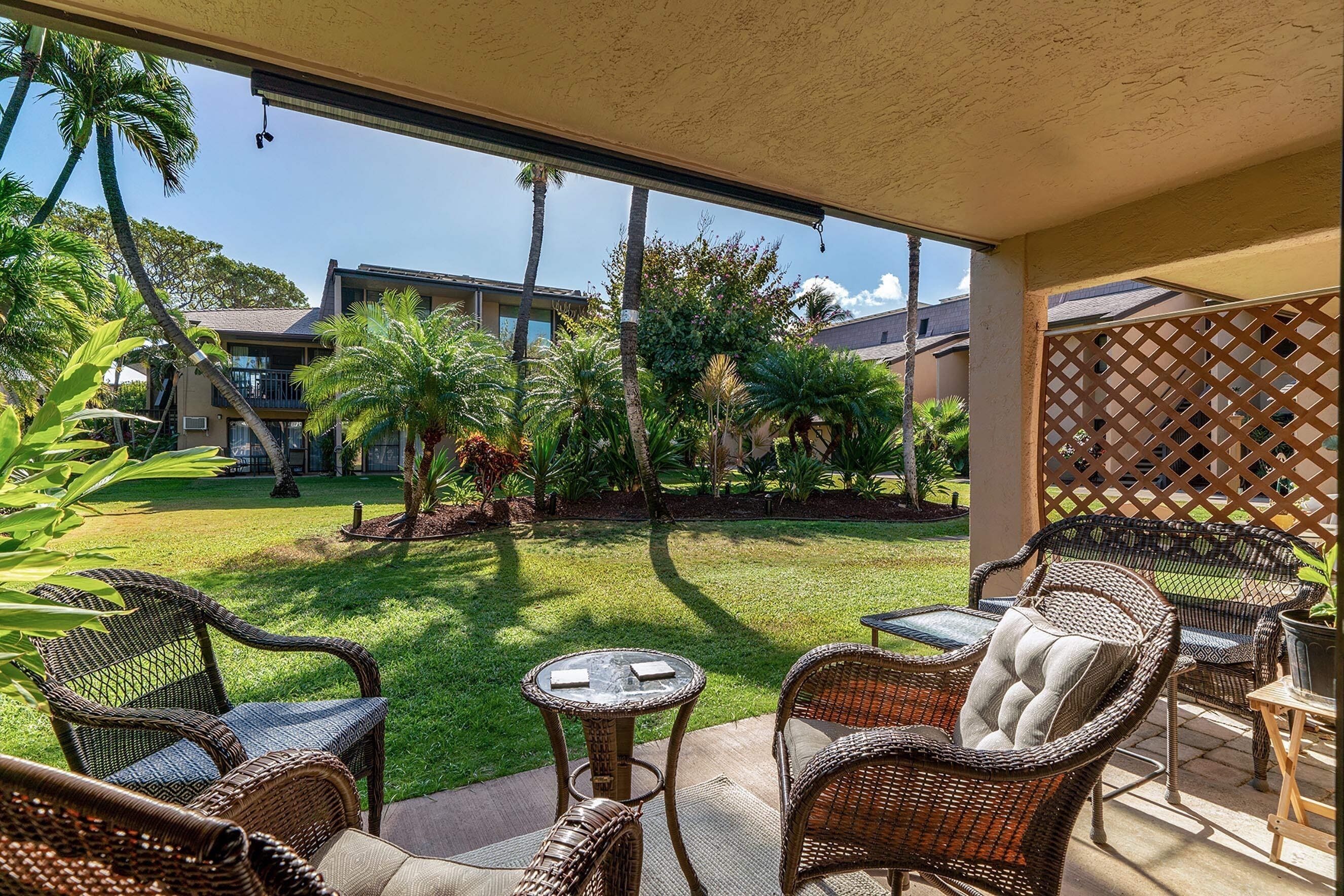 Apartment, 1 Queen-Bett und Schlafsofa, Balkon, Gartenblick (Kihei Garden Estates B-103) | Ausblick vom Zimmer