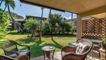 Apartment, 1 Queen-Bett und Schlafsofa, Balkon, Gartenblick (Kihei Garden Estates B-103) | Ausblick vom Zimmer