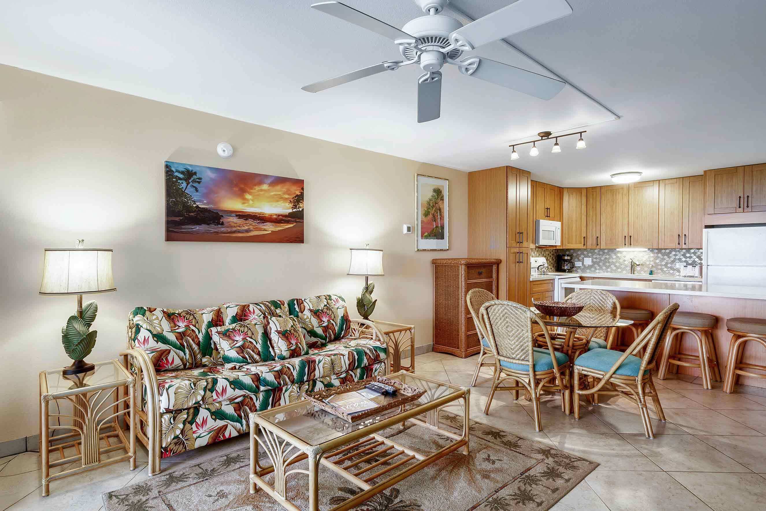 Condo, 1 très grand lit et 1 canapé-lit, balcon, vue sur l’océan (Kamaole Sands 4-306) | Aire de séjour