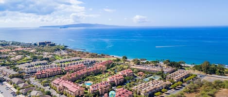 Condo, varias camas, balcón, vista al océano (Kamaole Sands 4-411) | Vista a la playa o el mar