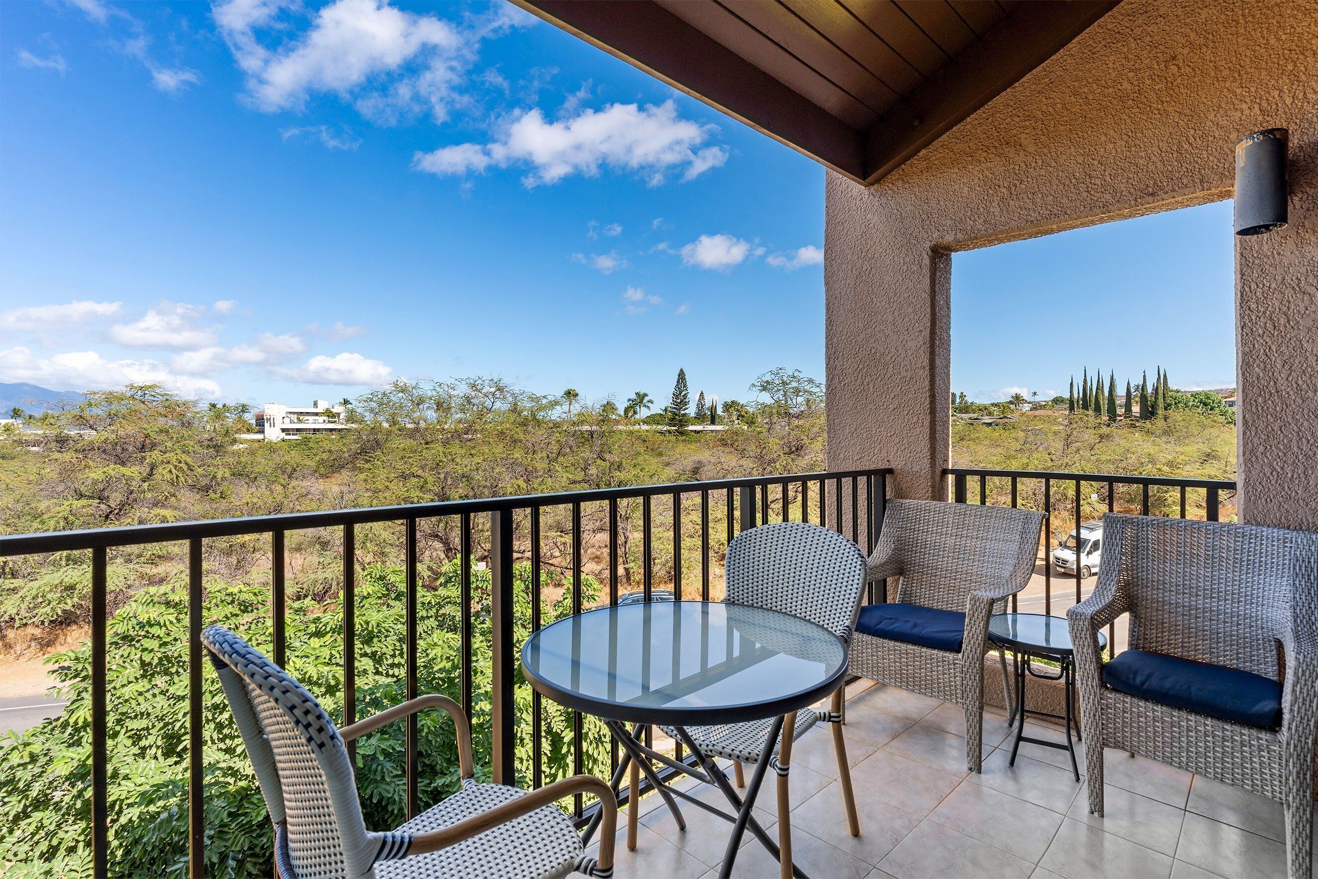 Condo, Multiple Beds, Balcony, Ocean View (Kamaole Sands 4-411) | Outdoor dining