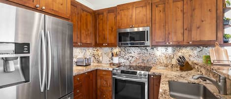 Appart'hôtel, plusieurs lits, balcon, vue océan (Maui Kamaole A-206) | Cuisine privée