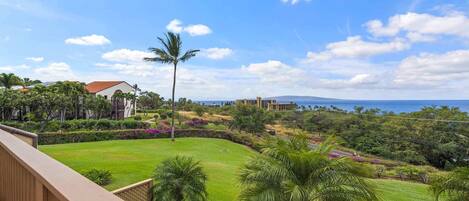 Leilighet, flere senger, balkong, havutsikt (Maui Kamaole A-206) | Utsikt fra rommet