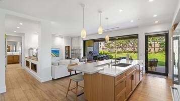 Villa, Multiple Beds, Patio, Garden View (Honua Kai Luana Garden Villas 7B) | Interior