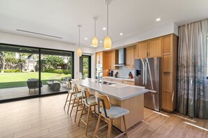 Private kitchen - New Listing! Honua Kai Luana Garden Villas 7B - Ground Level, Private Lanai, BBQ (Lahaina)