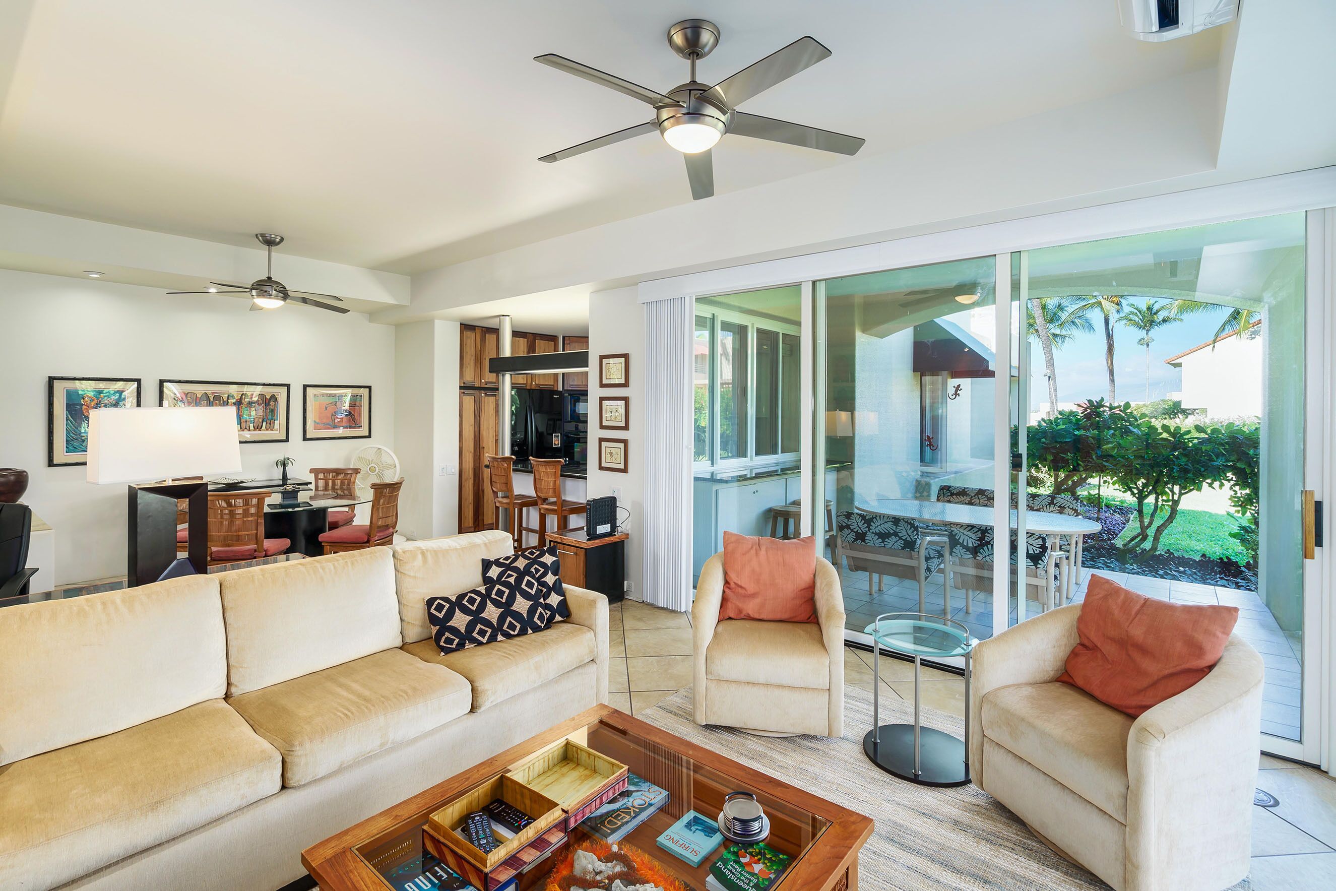 Condo, 1 cama King e sofá-cama, sacada, vista para o jardim (The Palms at Wailea 801) | Área de estar