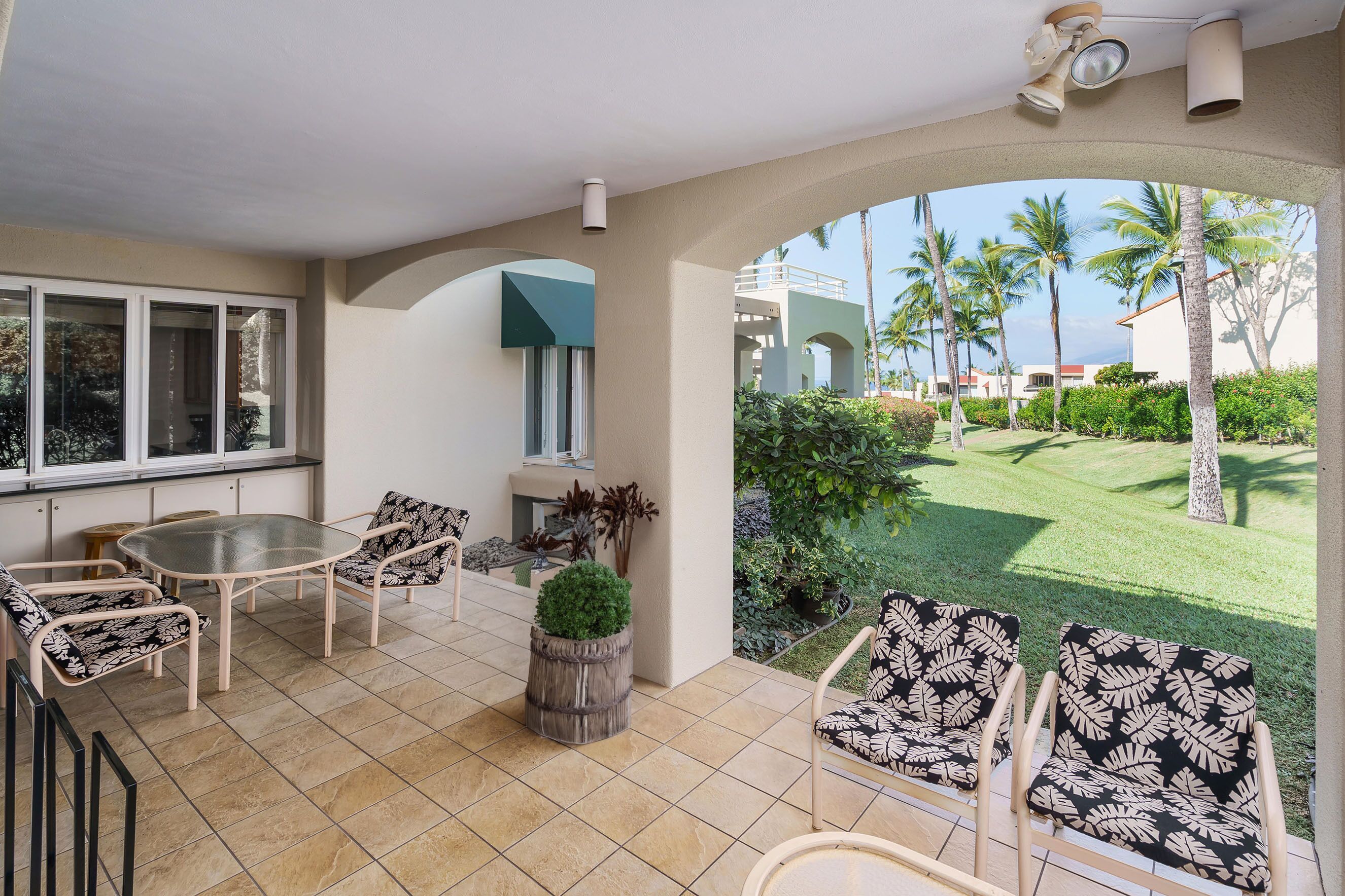 公寓客房, 1 張特大雙人床和 1 張沙發床, 陽台, 花園景觀 (The Palms at Wailea 801) | 客房景觀