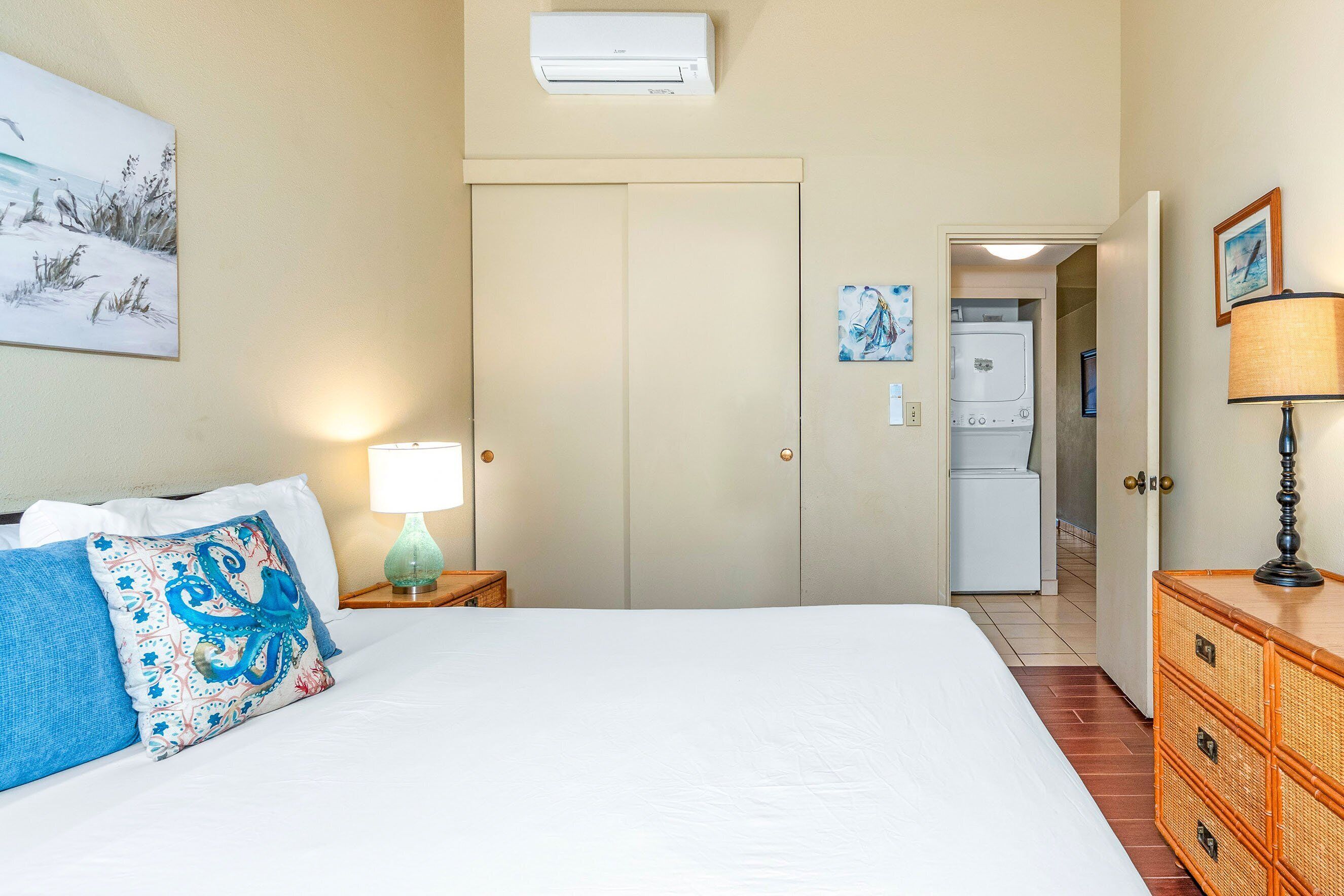 Appart'hôtel, plusieurs lits, patio, vue océan (Kamaole Sands 4-407) | 2 chambres, décoration personnalisée, ameublement personnalisé