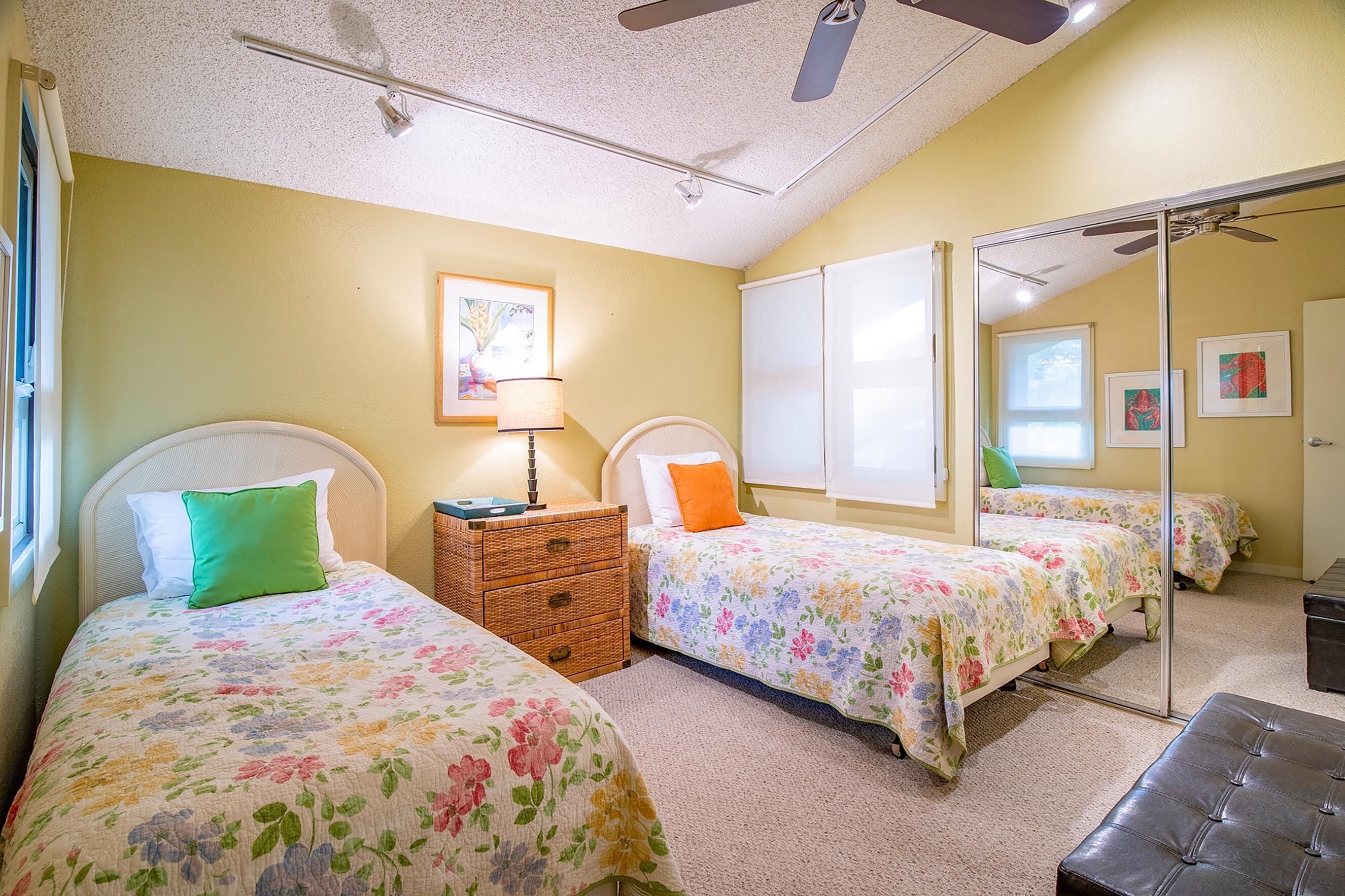 Huoneisto, useita sänkyjä, parveke, valtamerinäköala (Kihei Garden Estates C-201) | 2 makuuhuonetta, yksilöllisesti sisustettu, yksilöllisesti kalustettu