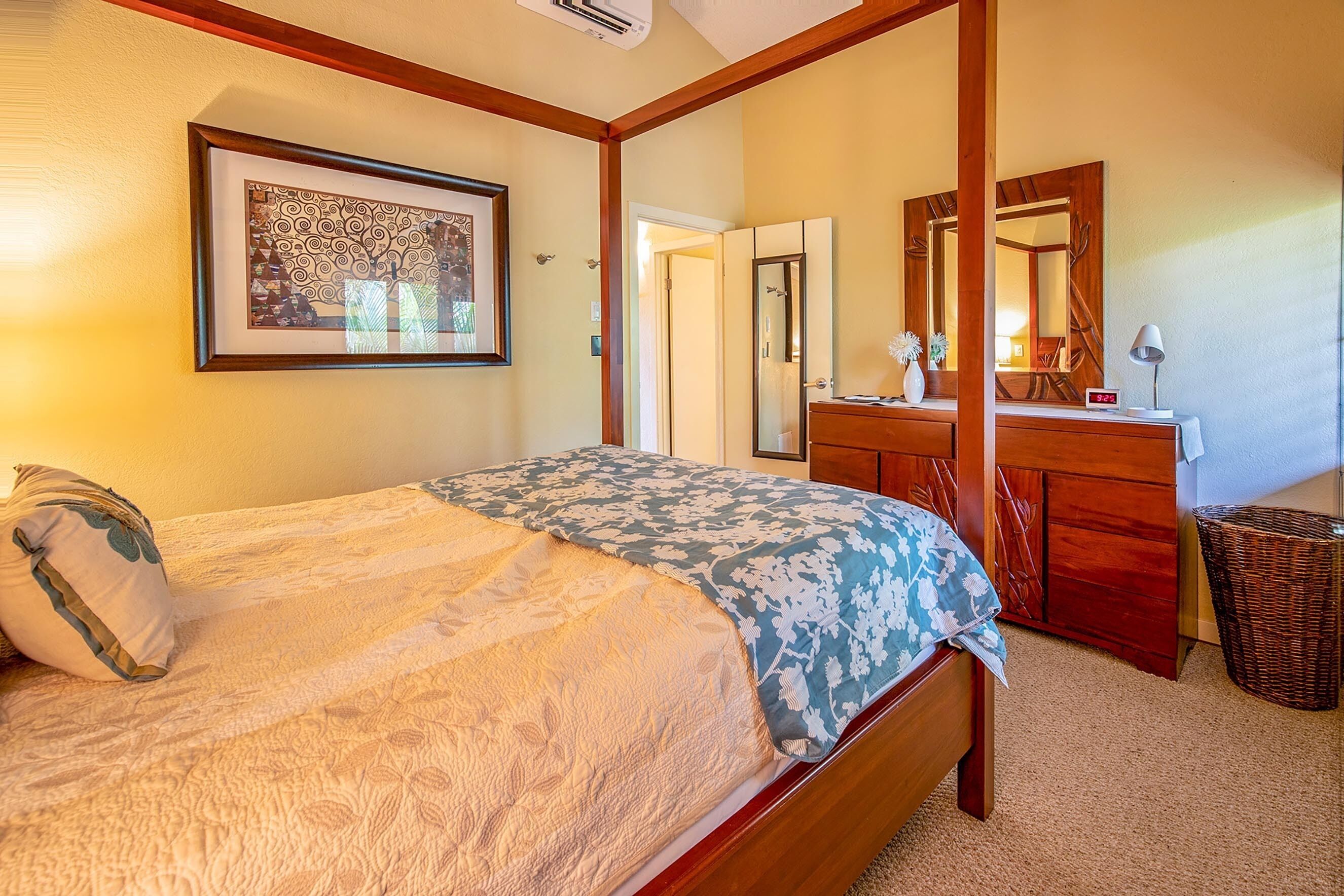 Condo, Plusieurs lits, balcon, vue sur l’océan (Kihei Garden Estates C-201) | 2 chambres, décor unique, ameublement unique, literie fournie