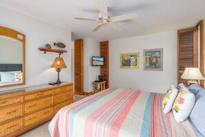 Condo, 1 cama King, sacada, vista para o oceano (Wailea Ekahi 4E) | 1 quarto, individualmente decorados, individualmente mobiliados