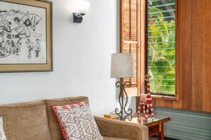 Condo, 1 cama King, sacada, vista para o oceano (Wailea Ekahi 4E) | Área de estar