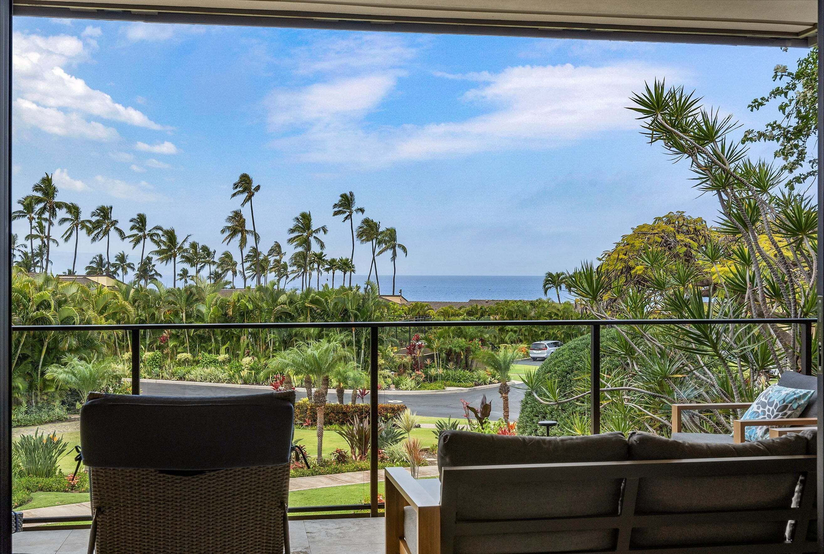 Condo, varias camas, balcón, vista al océano (Wailea Elua Village 803) | Interior