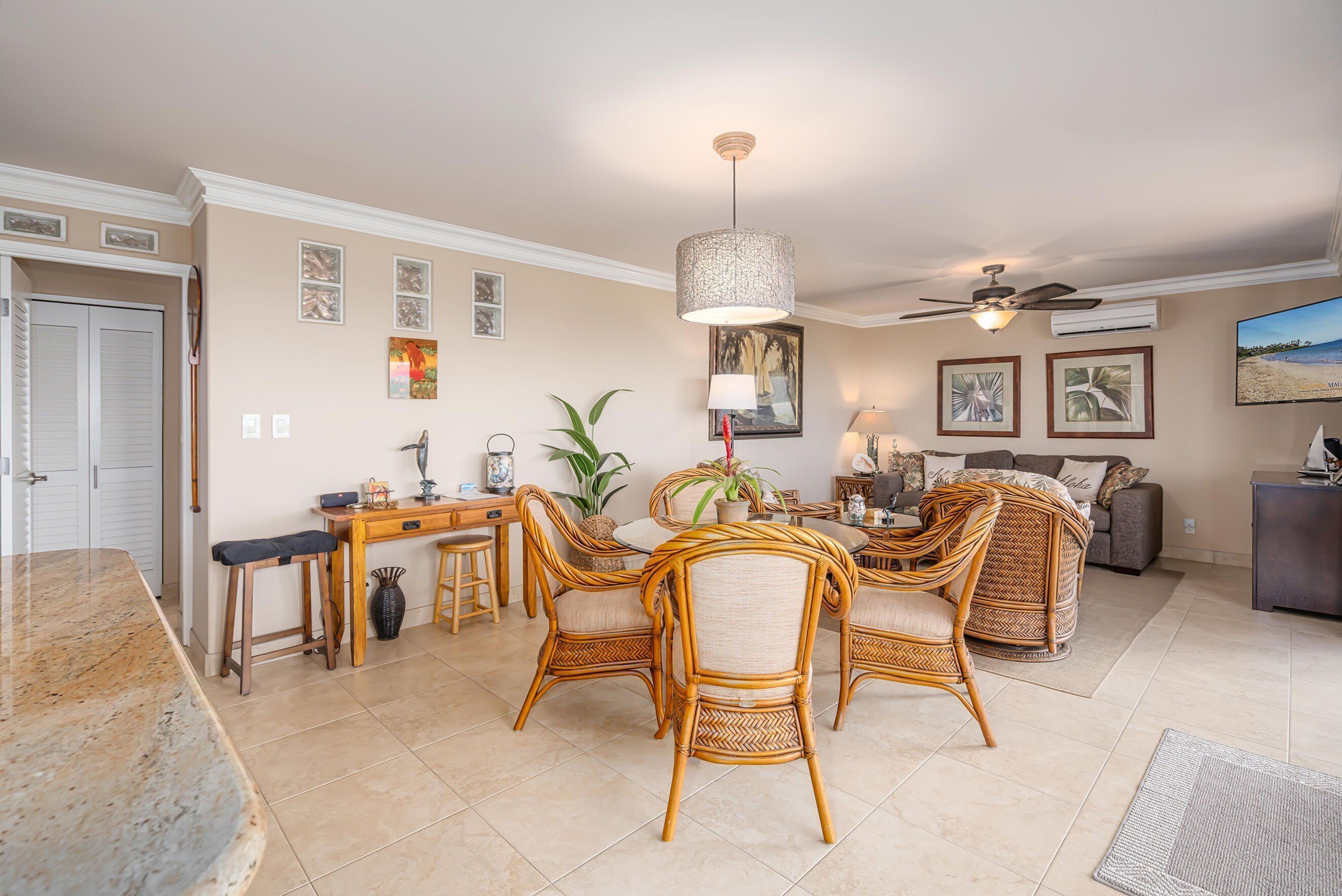 Condo, 1 King Bed, Balcony, Ocean View (Wailea Ekolu 407) | Living area