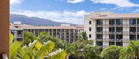 Condo, 1 très grand lit et 1 canapé-lit, balcon, vue sur l’océan (Maui Vista 2-301) | Vue de la chambre