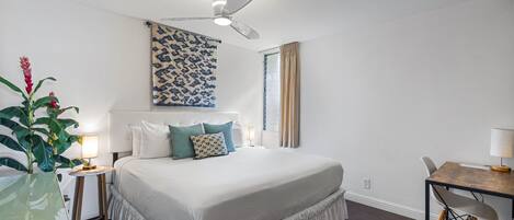 Condo, 1 King Bed with Sofa bed, Balcony, Ocean View (Maui Vista 2-301) | 1 bedroom, individually decorated, individually furnished, bed sheets