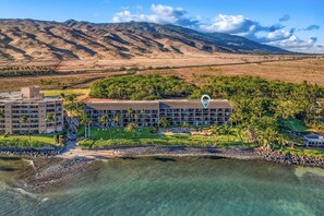 Exterior - Ocean Front & Budget Friendly: Maalaea Banyans 204 - The Perfect Couples Getaway (Wailuku)