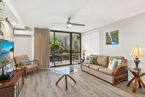 Condo, 1 King Bed with Sofa bed, Balcony, Garden View (Kamaole Sands 4-213) | Living area - Kamaole Sands 4-213 (Kihei)