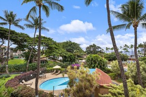 Pool - Maui Vista 1-308 - Steps From the Beach, Renovated, Ocean Views, New Windows, AC (Kihei)