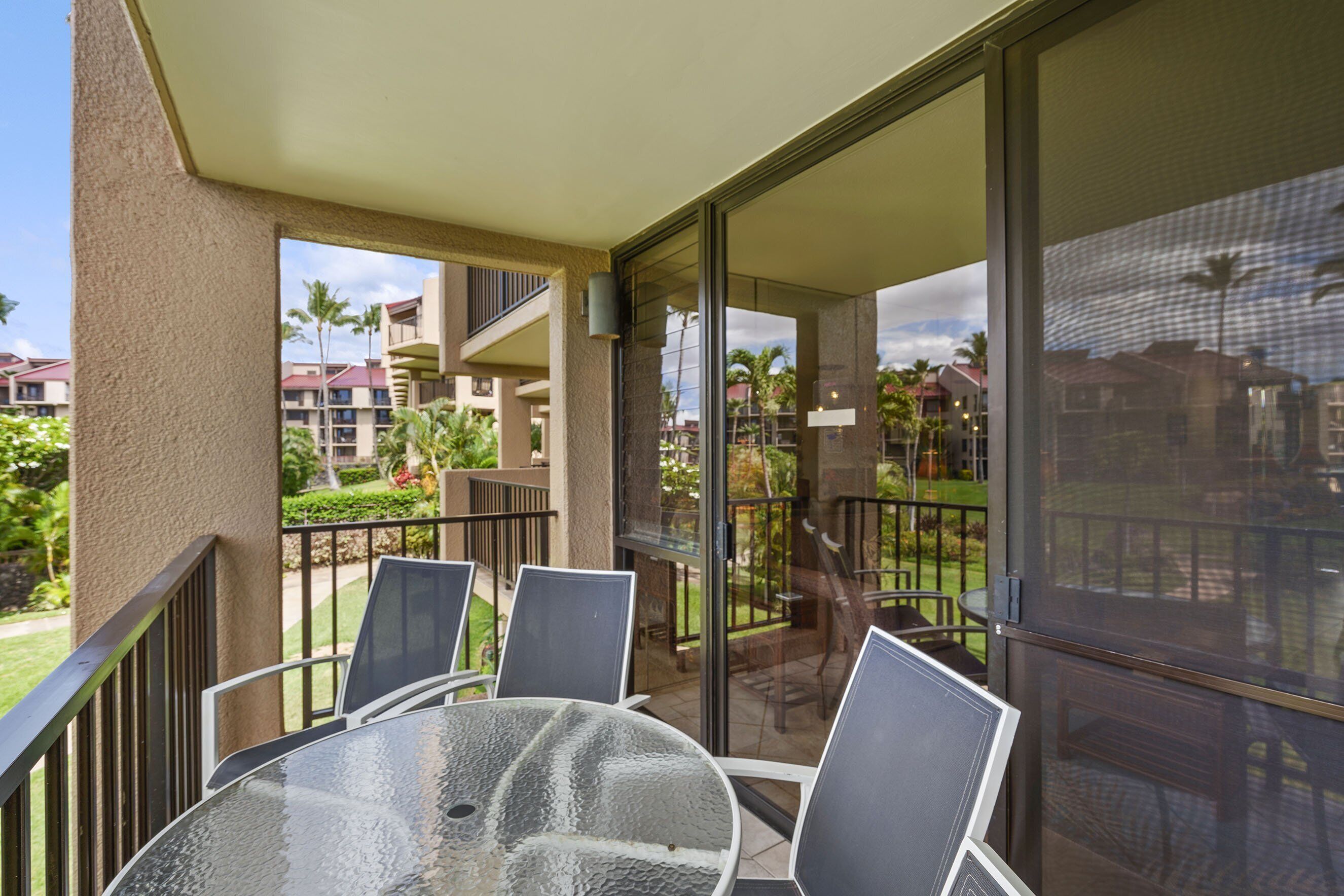 Condo, 1 très grand lit et 1 canapé-lit, balcon, vue sur l’océan (Kamaole Sands 7-206) | Restauration en plein air