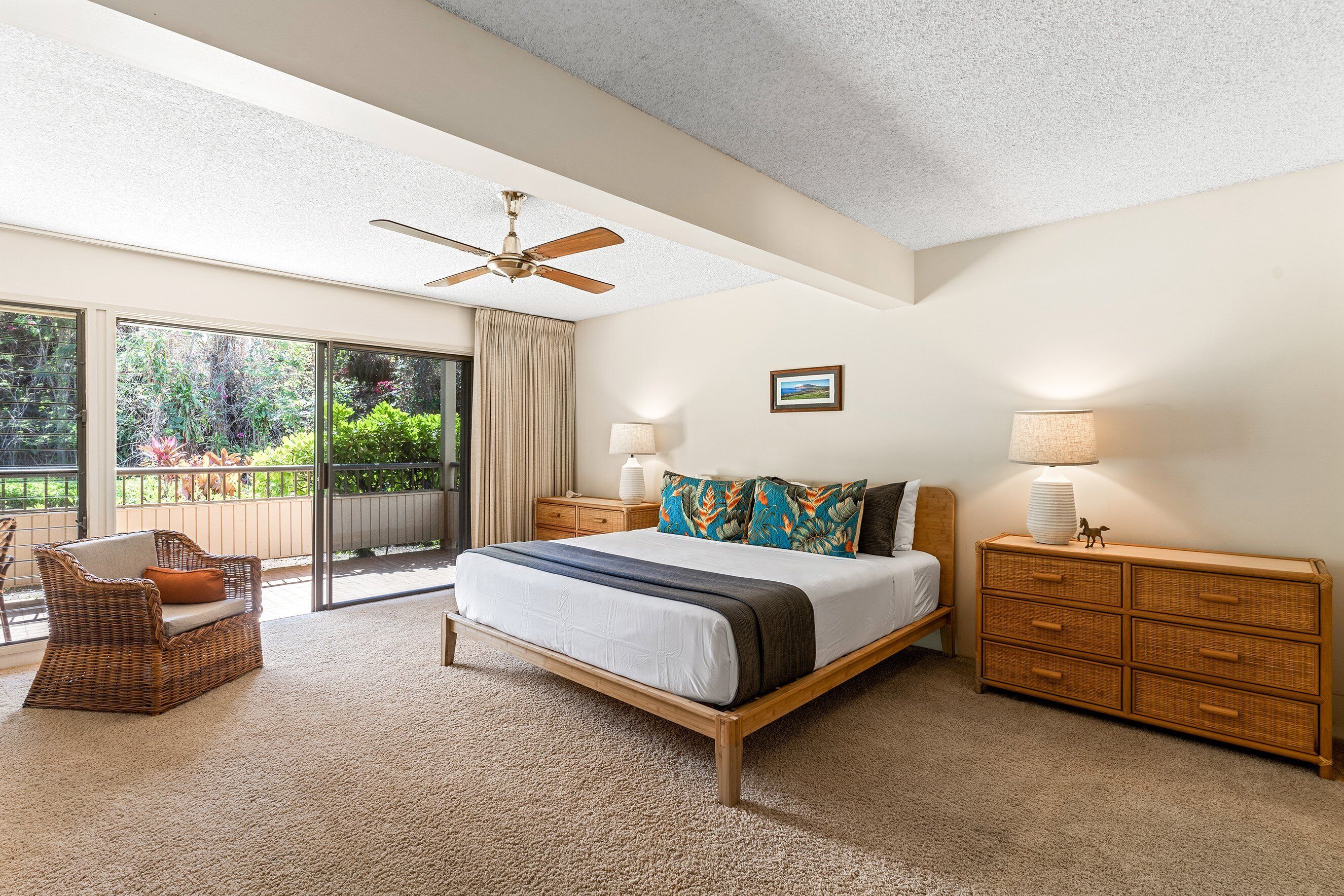 2 عدّة غرف نوم وملاءات أسرّة