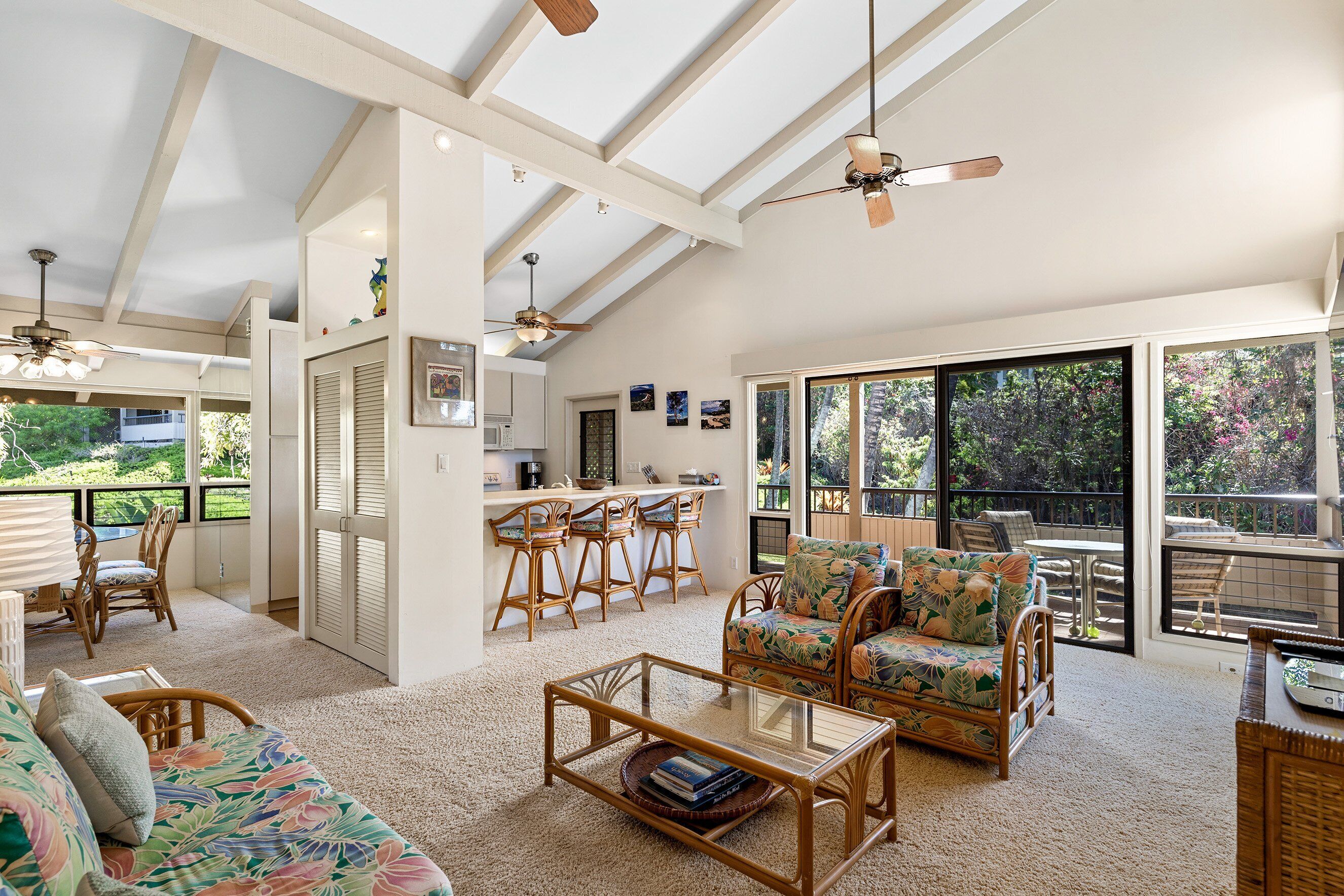 Condo, Multiple Beds, Balcony, Ocean View (Wailea Ekolu 1514) | Living area