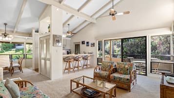 Condo, Multiple Beds, Balcony, Ocean View (Wailea Ekolu 1514) | Living area