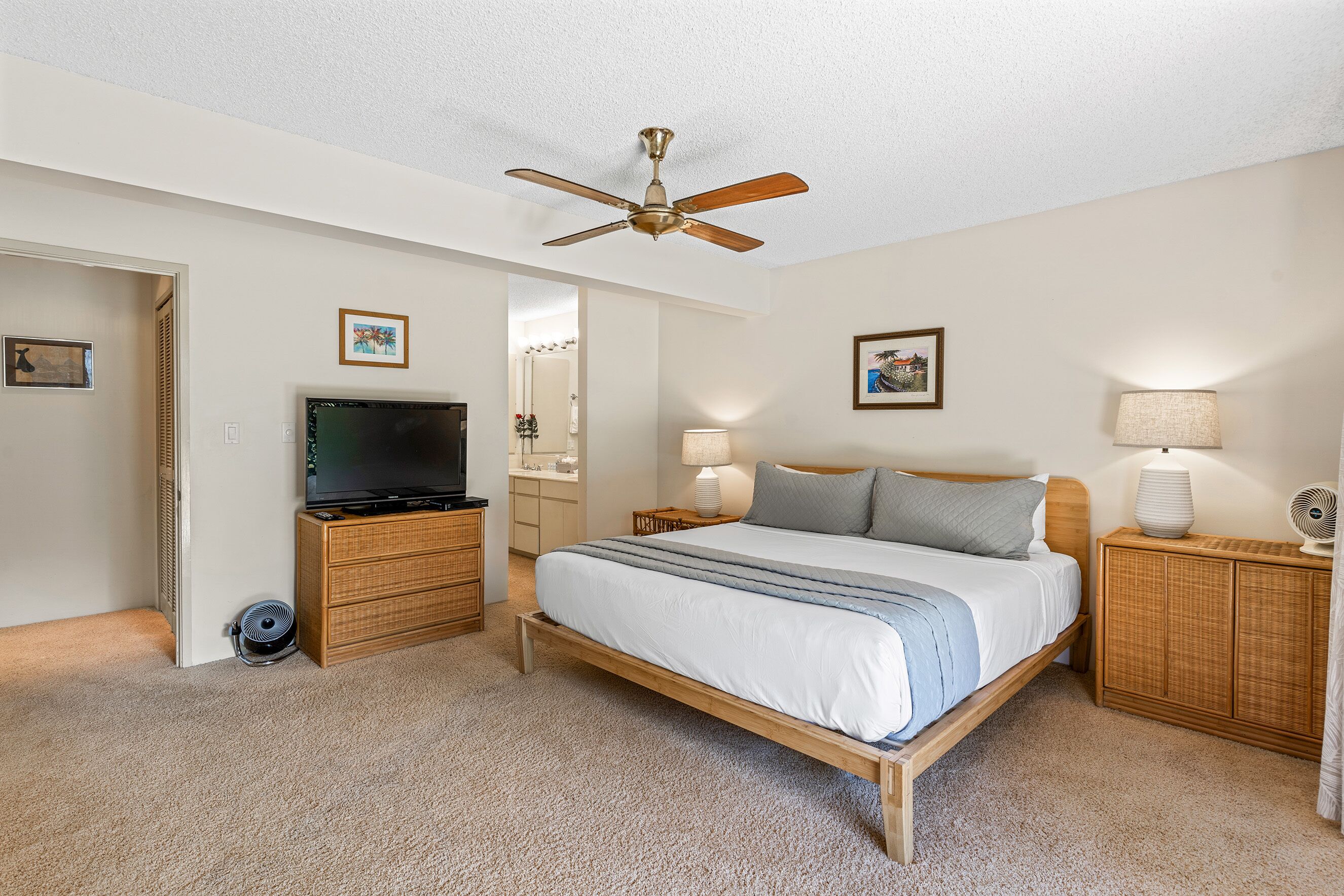 Condo, varias camas, balcón, vista al océano (Wailea Ekolu 1514) | 2 habitaciones y ropa de cama 