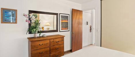 Huoneisto, 1 keskisuuri parisänky ja vuodesohva, parveke, valtamerinäköala (Maui Vista 3-102) | 1 makuuhuone, yksilöllisesti sisustettu, yksilöllisesti kalustettu