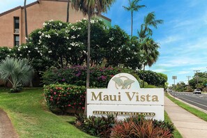 Exterior detail - Maui Vista 3-102 - Updated, Ground Level, Steps to the Pool, Walk to Everything! (Kihei)