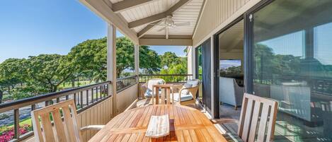 Huoneisto, 2 keskisuurta parisänkyä, parveke, valtamerinäköala (Wailea Ekolu 102) | Ulkoruokailutilat