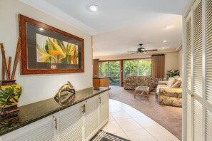 Interior - Hale Hui Kai 202 - Keawakapu Beach, Garden Views, Steps to the Beach, Split AC! (Kihei)
