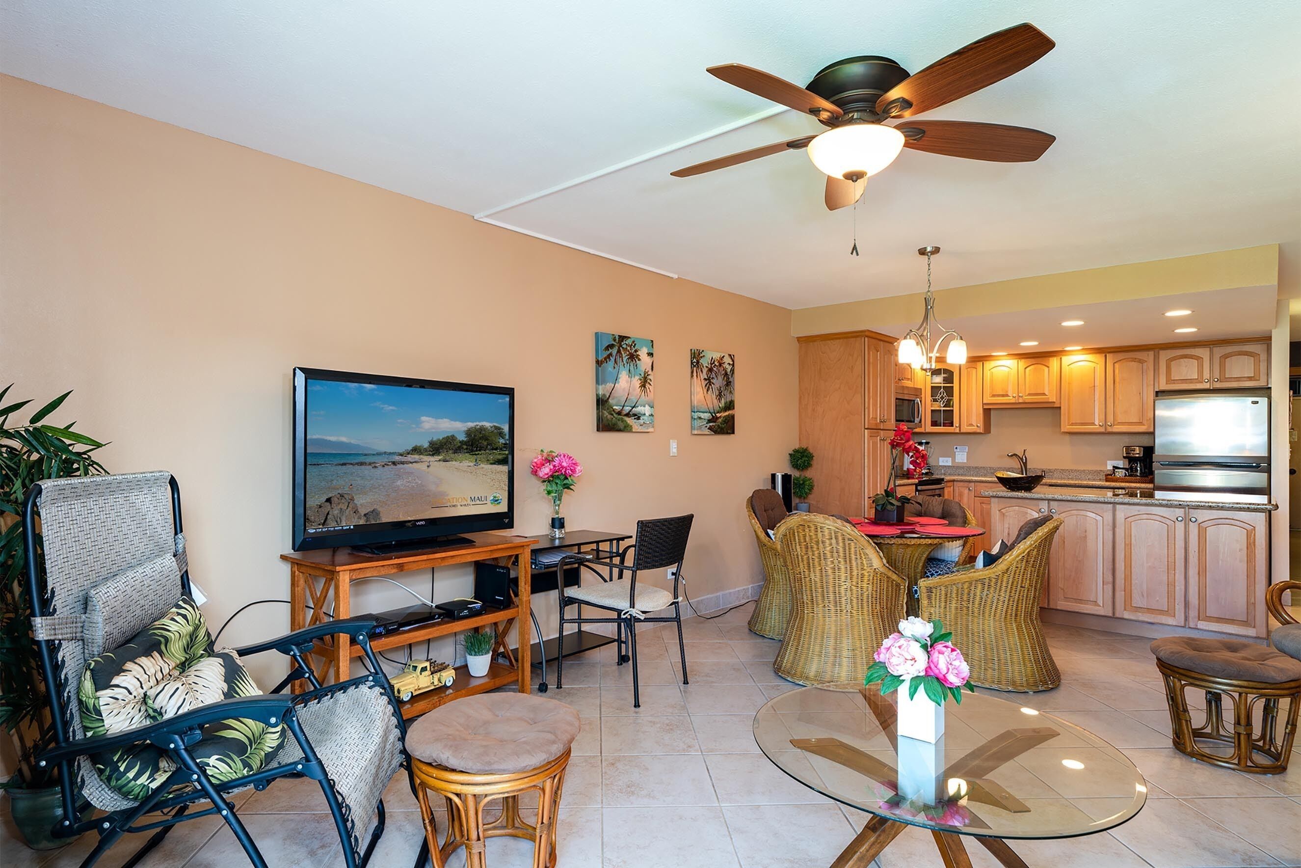Condo, 1 King Bed with Sofa bed, Balcony, Garden View (Kamaole Sands 2-204) | Living area
