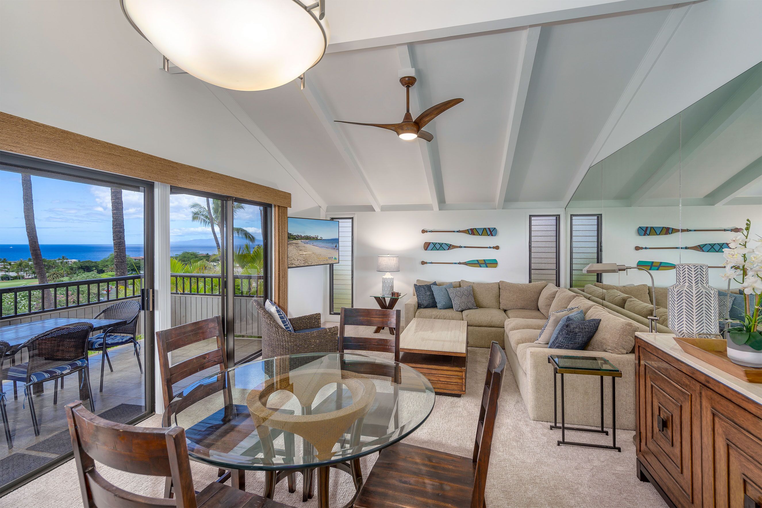 Apartment, Mehrere Betten, Balkon, Meerblick (Wailea Ekolu 310) | Wohnbereich