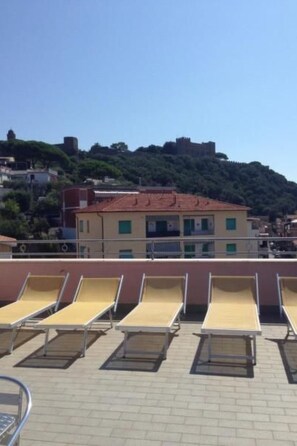 Property grounds - Große Wohnung in Castiglione Della Pescaia mit Terrasse by Interhome (Castiglione della Pescaia)