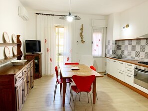 Fridge, oven, cookware/dishes/utensils - PAOLINI 1 - SUB 9 by Interhome (Castiglione della Pescaia)