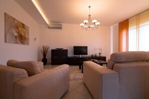 TV - Apartment Silvia (74234-A1) - Porec (Porec)