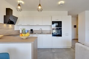 Fridge, microwave, stovetop, dishwasher - Apartment Barbara (74235-A1) - Medulin (Medulin)
